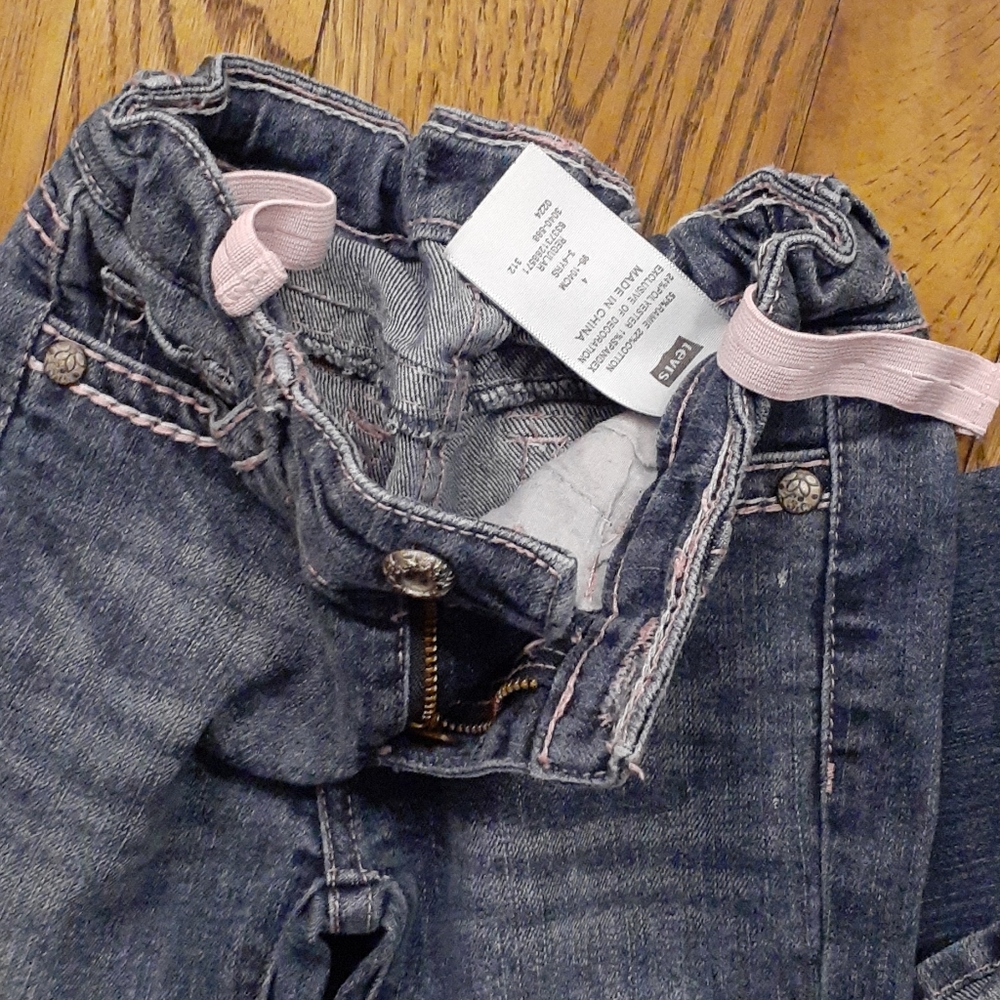 Levis size 4 - Picture 3 of 4